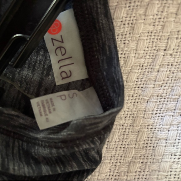 Zella Women's workout heathered Black Top - Picture 7 of 7